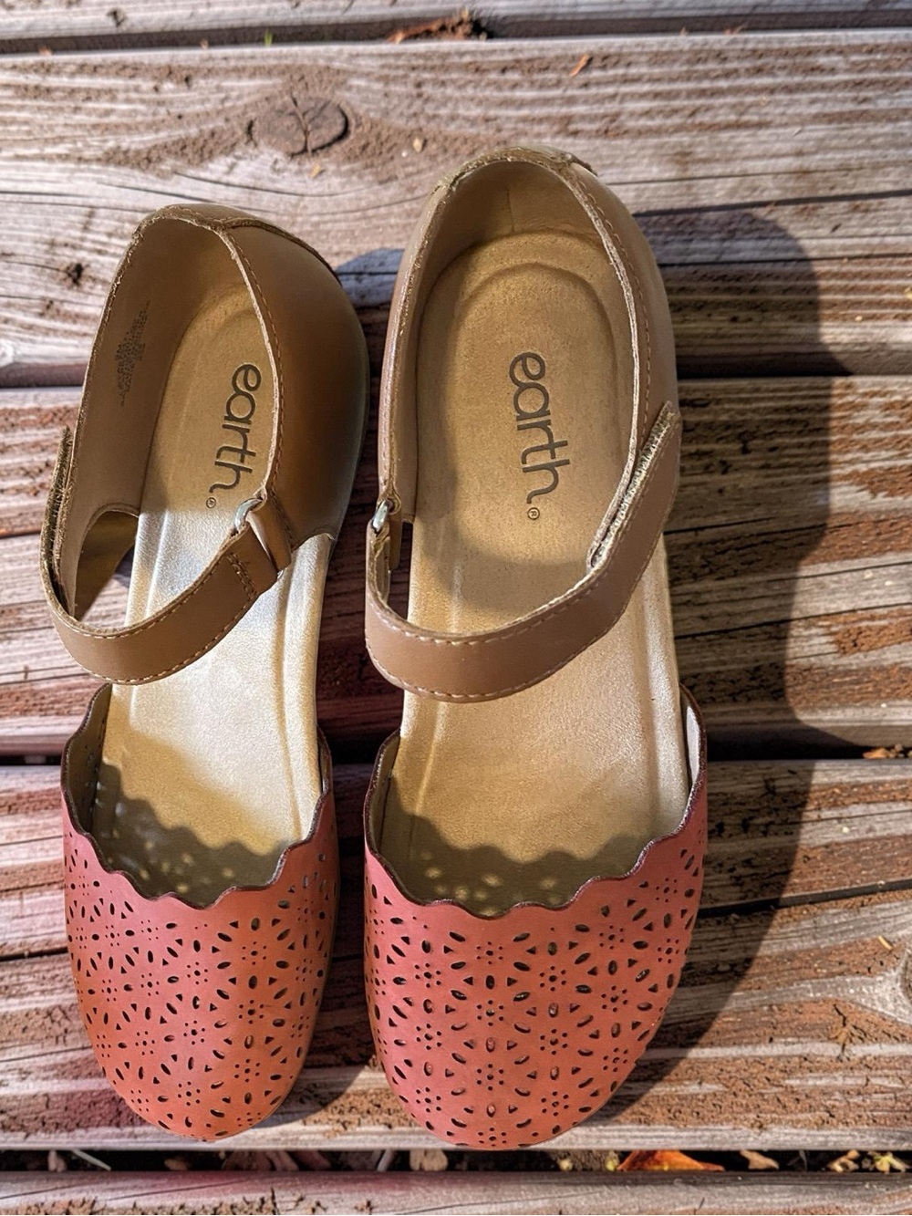 EARTH BRANDS Women Size 9